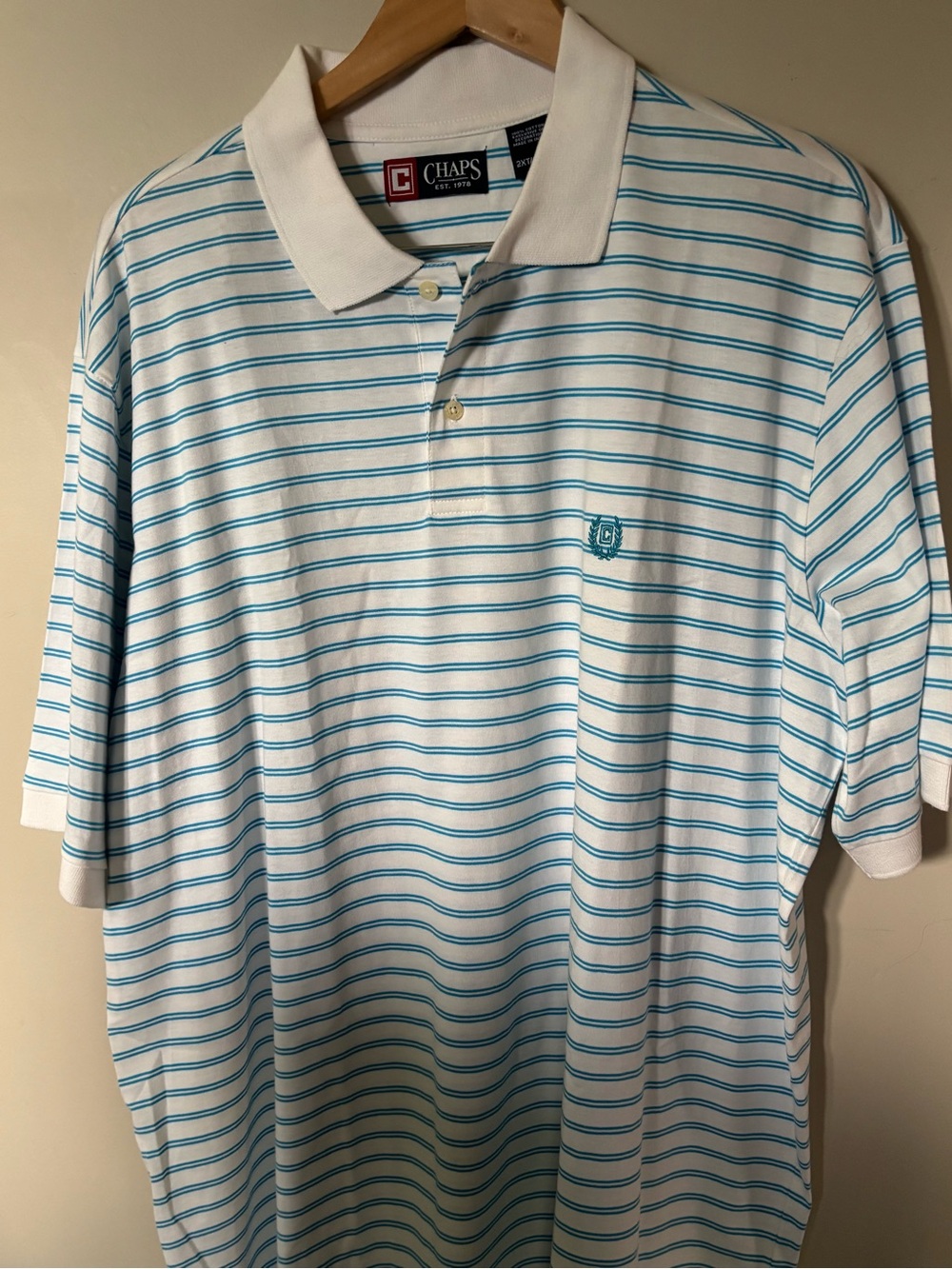Beatifull Chaps Men’s White and Teal Striped Polo. Perfect condition